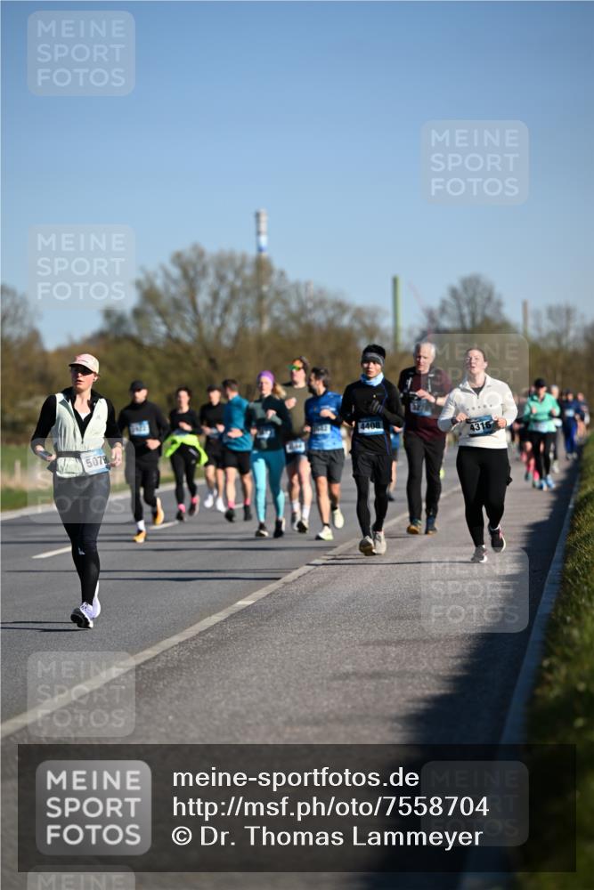 06.04.2025 - 44. Internationalen Wilhelmsburger Insellauf Dr. Thomas Lammeyer http://msf.ph/oto/7558704 06.04.2025 09:34:49 Laufen 4408, 5079, 4316 meine-sportfotos.de