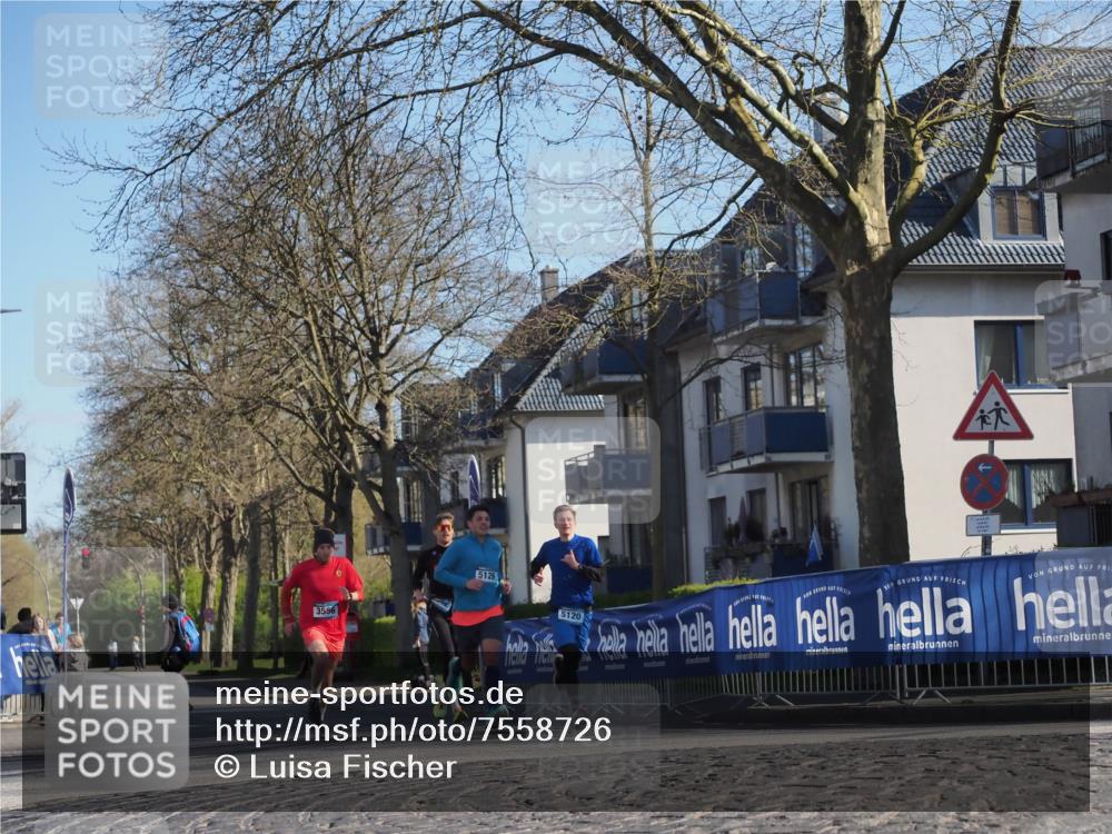 06.04.2025 - 44. Internationalen Wilhelmsburger Insellauf Luisa Fischer http://msf.ph/oto/7558726 06.04.2025 10:25:35 Ziel 3556, 5126, 5120 meine-sportfotos.de