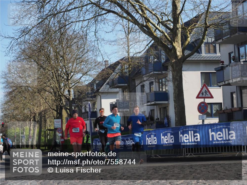 06.04.2025 - 44. Internationalen Wilhelmsburger Insellauf Luisa Fischer http://msf.ph/oto/7558744 06.04.2025 10:25:36 Ziel 3556, 5126, 5120 meine-sportfotos.de