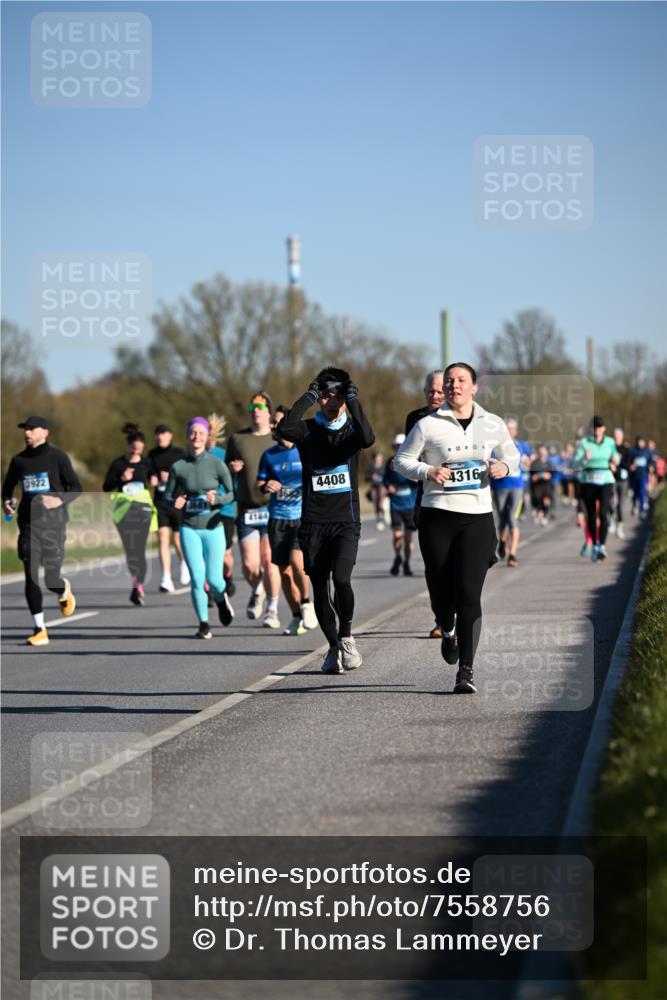 06.04.2025 - 44. Internationalen Wilhelmsburger Insellauf Dr. Thomas Lammeyer http://msf.ph/oto/7558756 06.04.2025 09:34:52 Laufen 3922, 4184, 4408, 4316 meine-sportfotos.de
