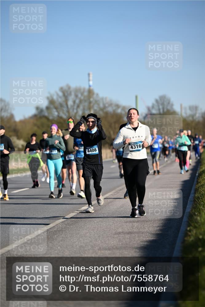 06.04.2025 - 44. Internationalen Wilhelmsburger Insellauf Dr. Thomas Lammeyer http://msf.ph/oto/7558764 06.04.2025 09:34:52 Laufen 4408, 4316 meine-sportfotos.de