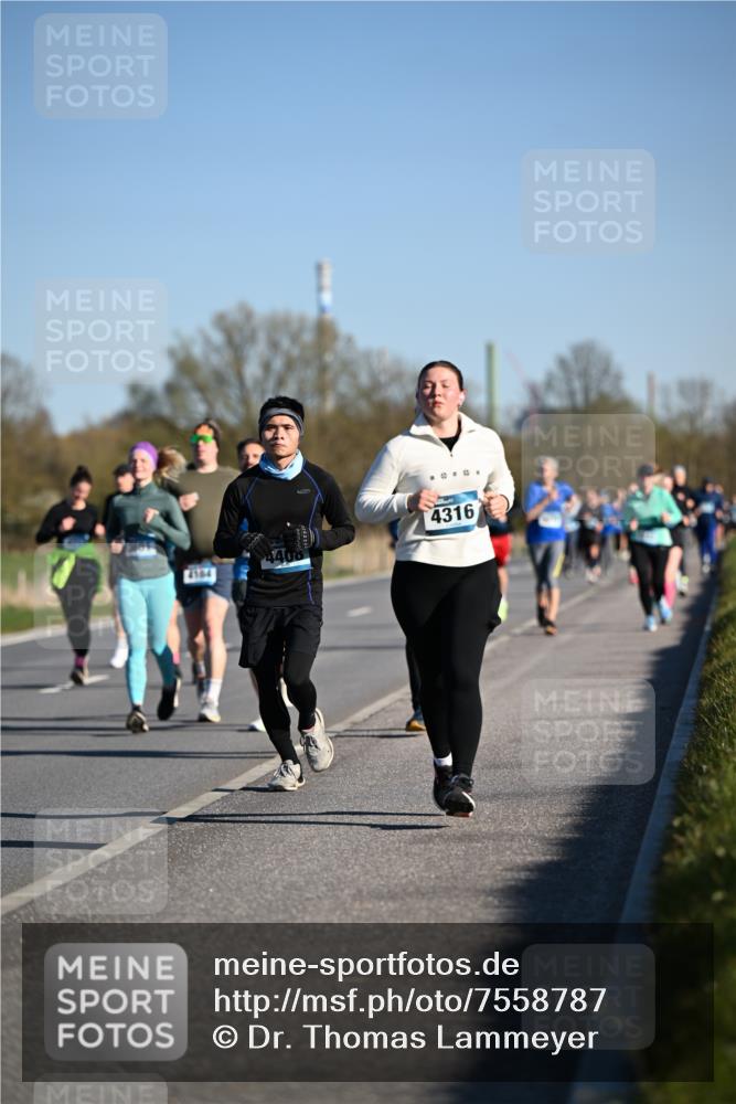 06.04.2025 - 44. Internationalen Wilhelmsburger Insellauf Dr. Thomas Lammeyer http://msf.ph/oto/7558787 06.04.2025 09:34:53 Laufen 4184, 4316 meine-sportfotos.de