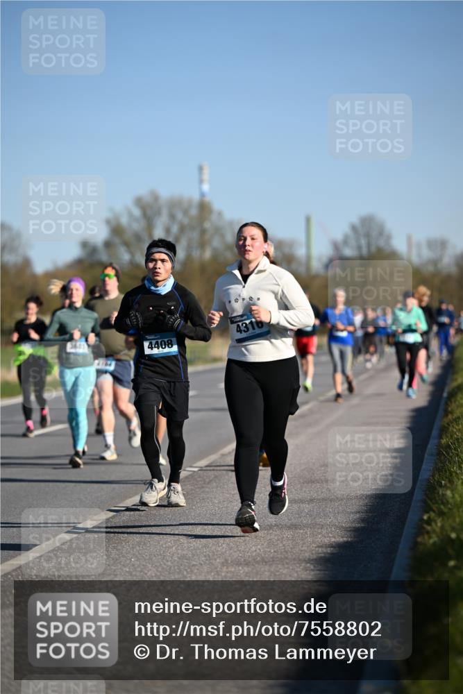 06.04.2025 - 44. Internationalen Wilhelmsburger Insellauf Dr. Thomas Lammeyer http://msf.ph/oto/7558802 06.04.2025 09:34:54 Laufen 4408, 4316 meine-sportfotos.de
