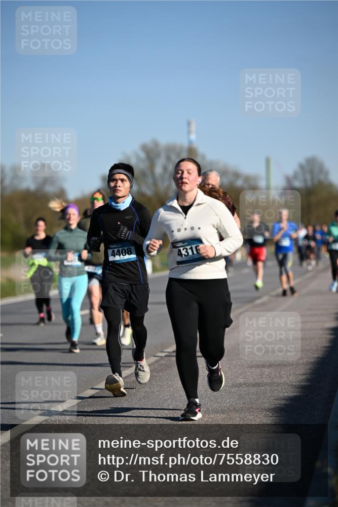 06.04.2025 - 44. Internationalen Wilhelmsburger Insellauf Dr. Thomas Lammeyer http://msf.ph/oto/7558830 06.04.2025 09:34:54 Laufen 4408, 4316 meine-sportfotos.de