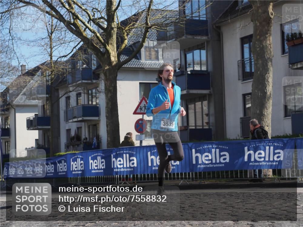 06.04.2025 - 44. Internationalen Wilhelmsburger Insellauf Luisa Fischer http://msf.ph/oto/7558832 06.04.2025 10:25:45 Ziel 3535 meine-sportfotos.de