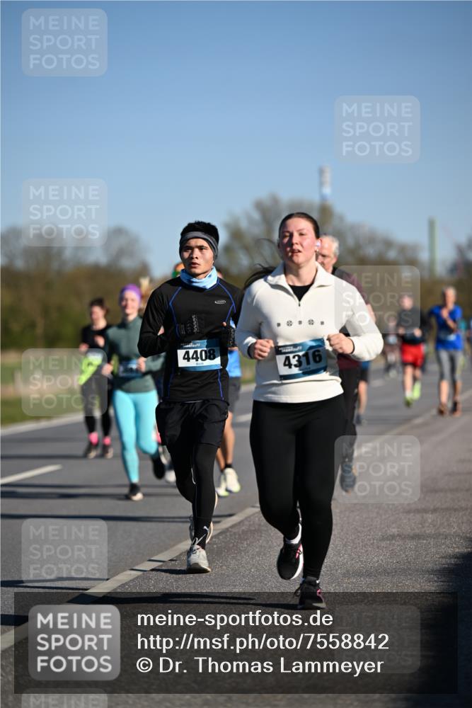 06.04.2025 - 44. Internationalen Wilhelmsburger Insellauf Dr. Thomas Lammeyer http://msf.ph/oto/7558842 06.04.2025 09:34:55 Laufen 4408, 4316 meine-sportfotos.de