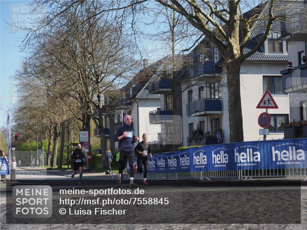 06.04.2025 - 44. Internationalen Wilhelmsburger Insellauf Luisa Fischer http://msf.ph/oto/7558845 06.04.2025 10:25:53 Ziel 3541, 3195 meine-sportfotos.de