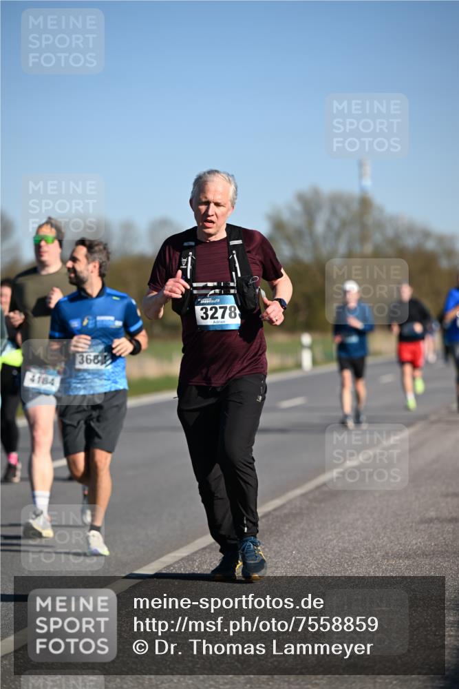06.04.2025 - 44. Internationalen Wilhelmsburger Insellauf Dr. Thomas Lammeyer http://msf.ph/oto/7558859 06.04.2025 09:34:57 Laufen 4184, 368, 3278 meine-sportfotos.de