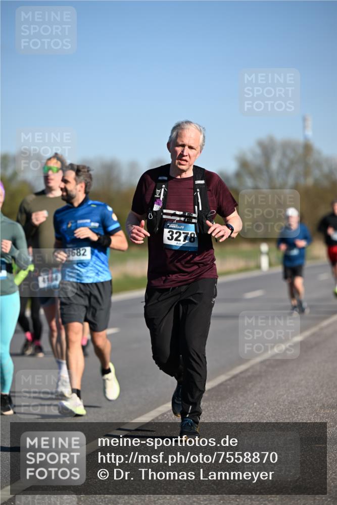 06.04.2025 - 44. Internationalen Wilhelmsburger Insellauf Dr. Thomas Lammeyer http://msf.ph/oto/7558870 06.04.2025 09:34:57 Laufen 3682, 0, 3278 meine-sportfotos.de