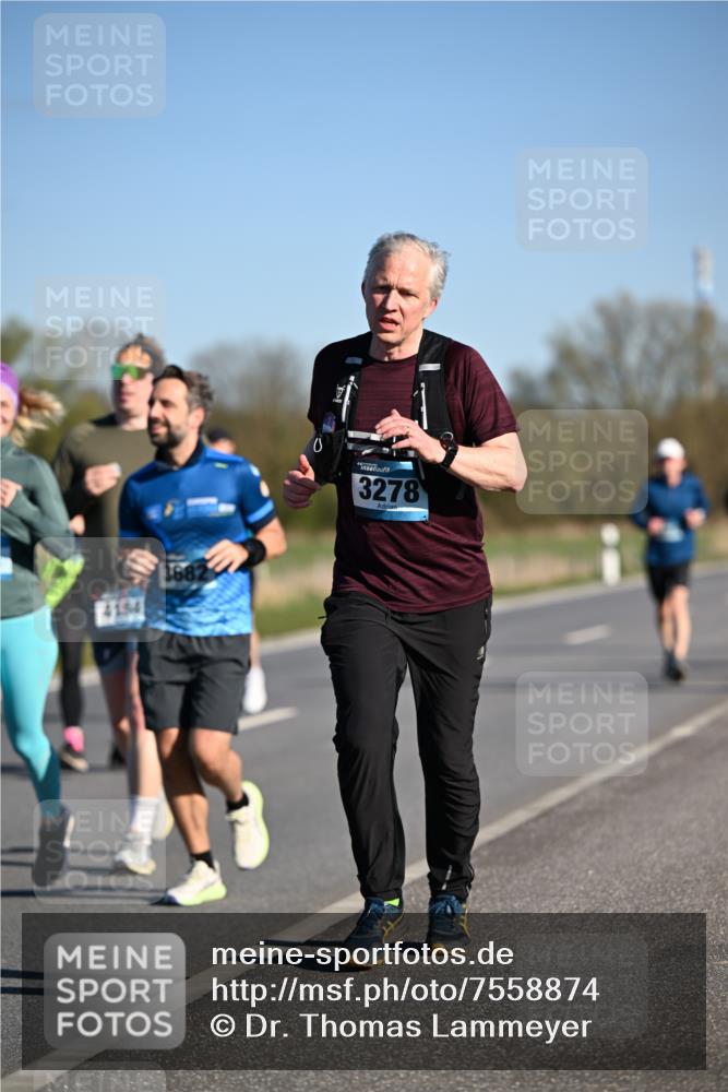 06.04.2025 - 44. Internationalen Wilhelmsburger Insellauf Dr. Thomas Lammeyer http://msf.ph/oto/7558874 06.04.2025 09:34:58 Laufen 3682, 3278 meine-sportfotos.de