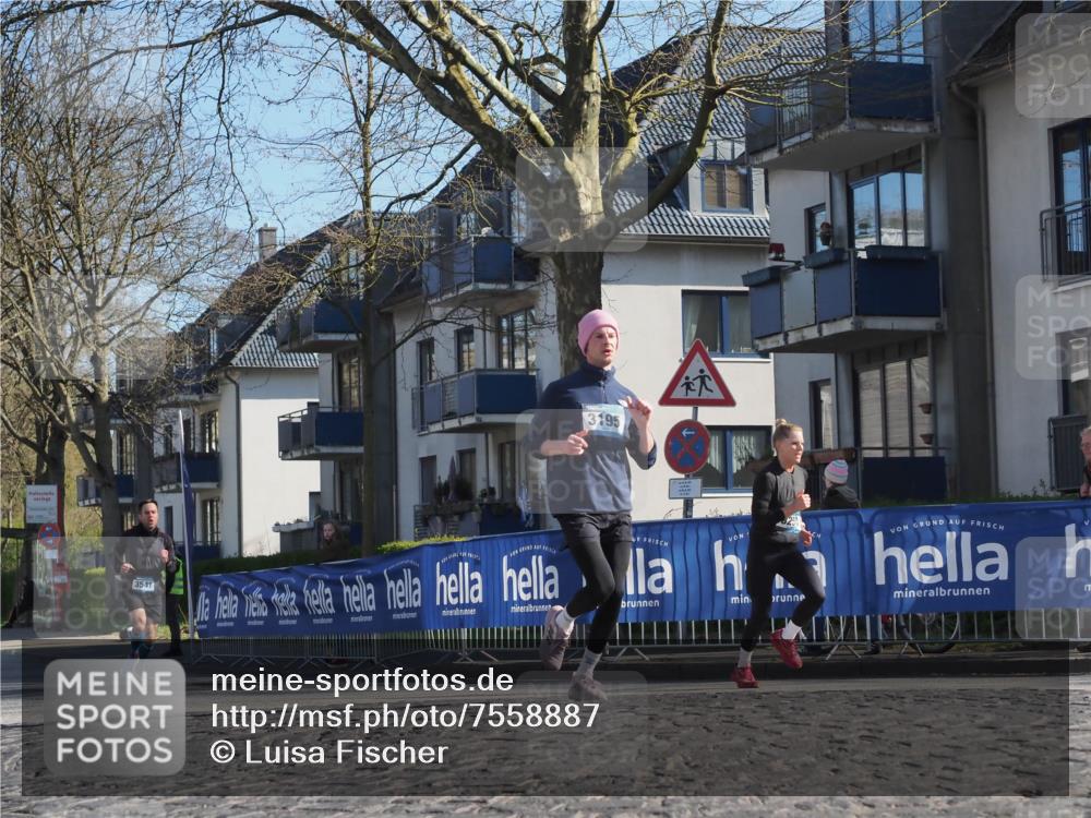 06.04.2025 - 44. Internationalen Wilhelmsburger Insellauf Luisa Fischer http://msf.ph/oto/7558887 06.04.2025 10:25:55 Ziel 3195, 3541 meine-sportfotos.de