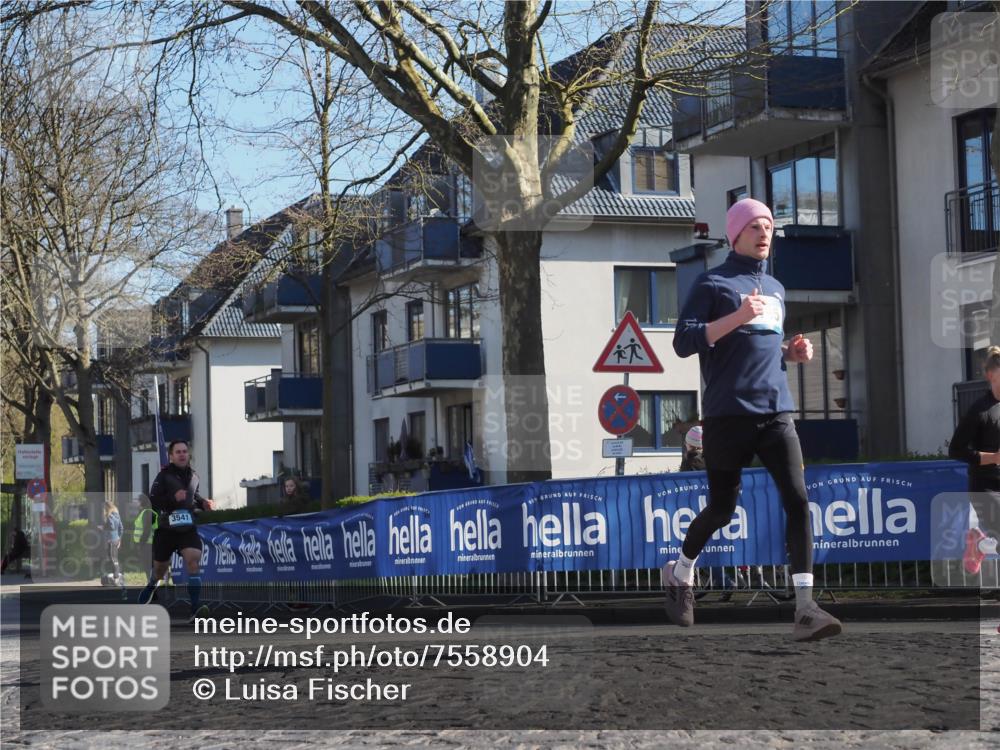 06.04.2025 - 44. Internationalen Wilhelmsburger Insellauf Luisa Fischer http://msf.ph/oto/7558904 06.04.2025 10:25:55 Ziel 3541 meine-sportfotos.de