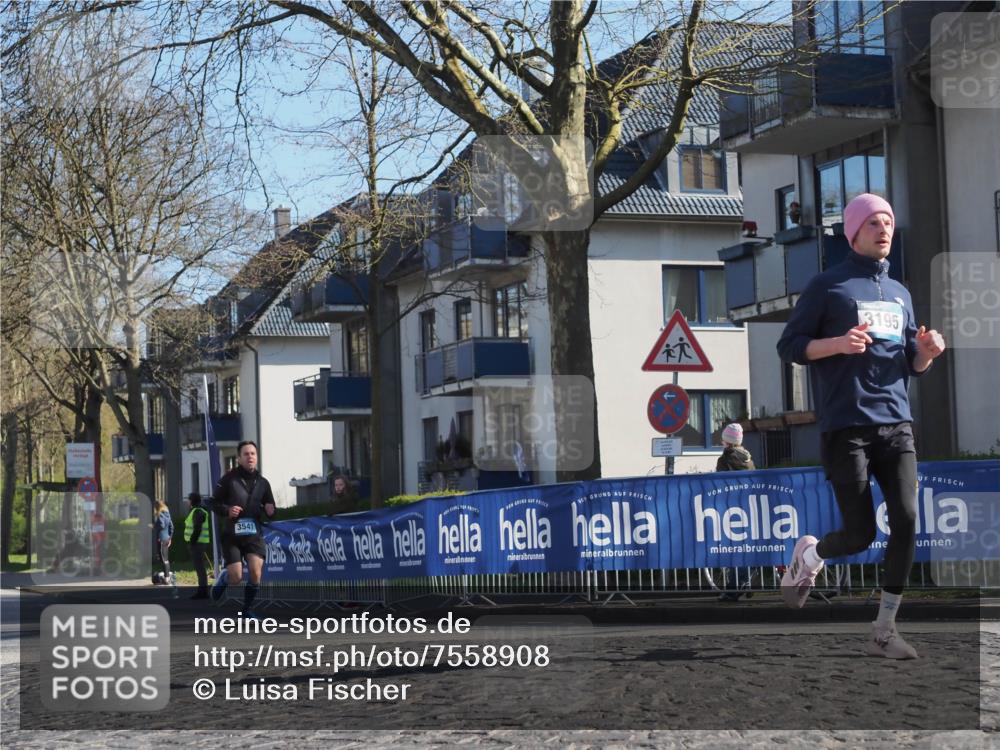 06.04.2025 - 44. Internationalen Wilhelmsburger Insellauf Luisa Fischer http://msf.ph/oto/7558908 06.04.2025 10:25:55 Ziel 3541, 3195 meine-sportfotos.de