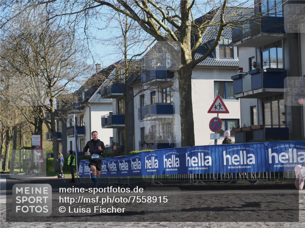 06.04.2025 - 44. Internationalen Wilhelmsburger Insellauf Luisa Fischer http://msf.ph/oto/7558915 06.04.2025 10:25:56 Ziel 3541 meine-sportfotos.de