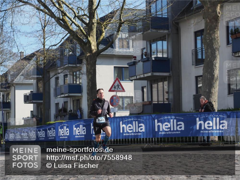 06.04.2025 - 44. Internationalen Wilhelmsburger Insellauf Luisa Fischer http://msf.ph/oto/7558948 06.04.2025 10:25:57 Ziel 3541 meine-sportfotos.de