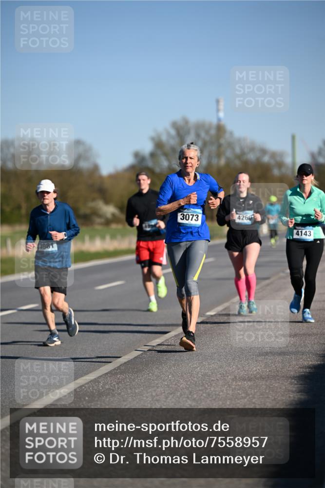 06.04.2025 - 44. Internationalen Wilhelmsburger Insellauf Dr. Thomas Lammeyer http://msf.ph/oto/7558957 06.04.2025 09:35:02 Laufen 3981, 3073, 4260, 4143 meine-sportfotos.de