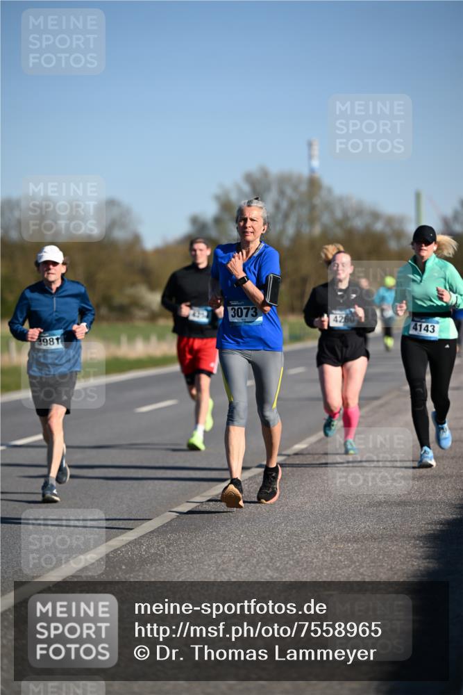 06.04.2025 - 44. Internationalen Wilhelmsburger Insellauf Dr. Thomas Lammeyer http://msf.ph/oto/7558965 06.04.2025 09:35:02 Laufen 3073, 426, 4143, 3981, 44319 meine-sportfotos.de
