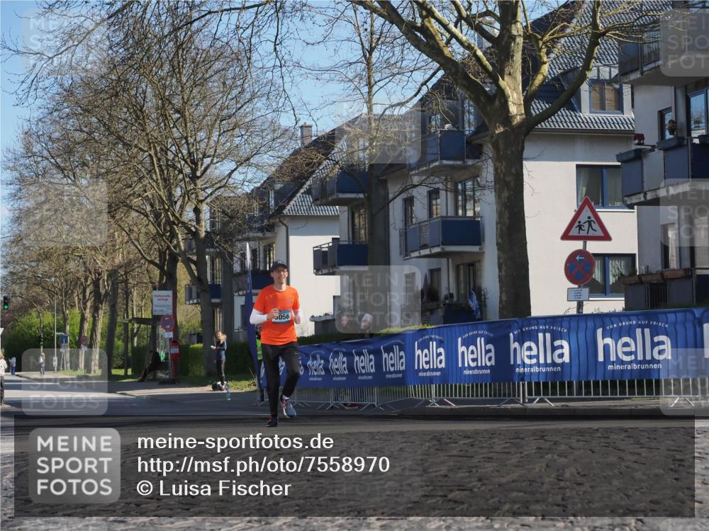 06.04.2025 - 44. Internationalen Wilhelmsburger Insellauf Luisa Fischer http://msf.ph/oto/7558970 06.04.2025 10:26:05 Ziel 5056 meine-sportfotos.de