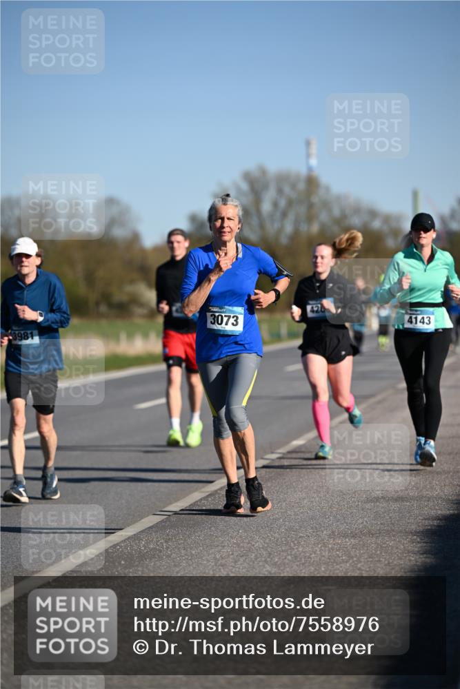 06.04.2025 - 44. Internationalen Wilhelmsburger Insellauf Dr. Thomas Lammeyer http://msf.ph/oto/7558976 06.04.2025 09:35:02 Laufen 4143, 3073, 3981 meine-sportfotos.de