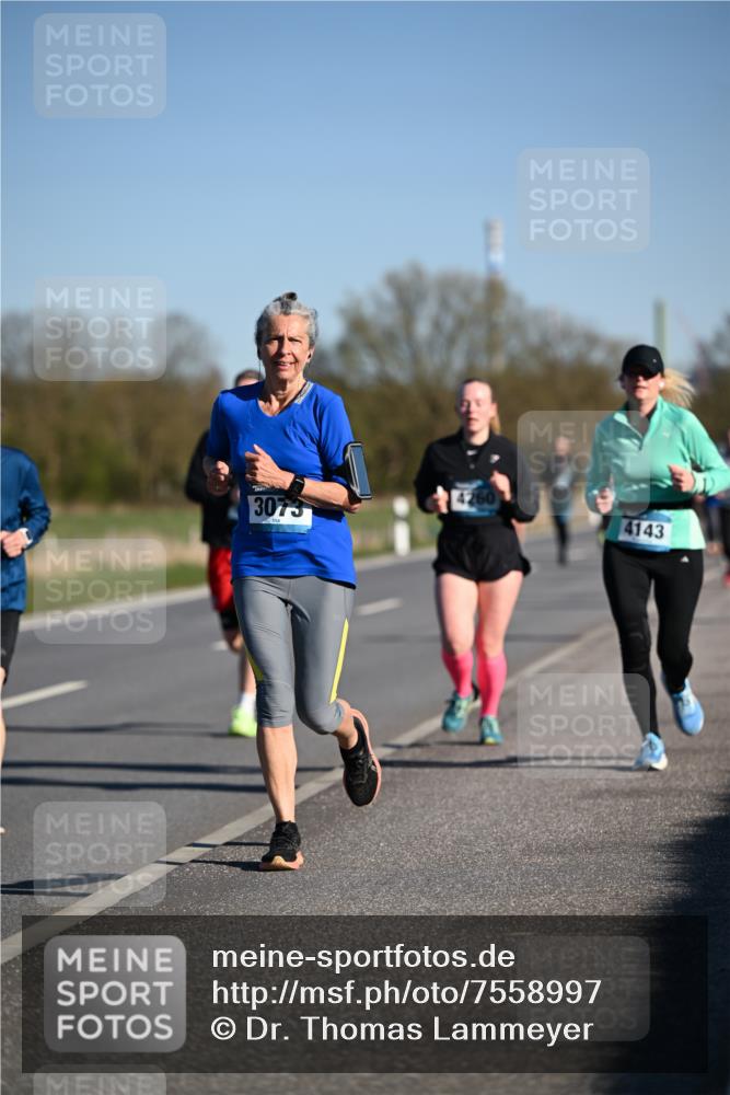 06.04.2025 - 44. Internationalen Wilhelmsburger Insellauf Dr. Thomas Lammeyer http://msf.ph/oto/7558997 06.04.2025 09:35:03 Laufen 260, 3073, 4143 meine-sportfotos.de