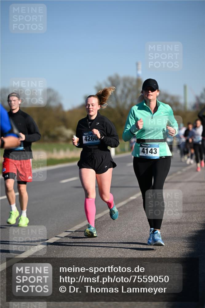 06.04.2025 - 44. Internationalen Wilhelmsburger Insellauf Dr. Thomas Lammeyer http://msf.ph/oto/7559050 06.04.2025 09:35:05 Laufen 4260, 4143 meine-sportfotos.de