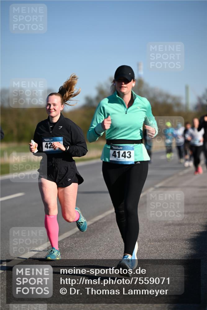 06.04.2025 - 44. Internationalen Wilhelmsburger Insellauf Dr. Thomas Lammeyer http://msf.ph/oto/7559071 06.04.2025 09:35:05 Laufen 42, 4143 meine-sportfotos.de