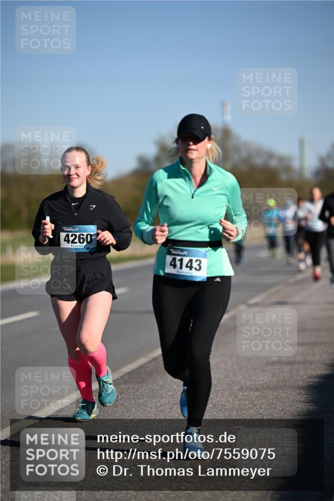 06.04.2025 - 44. Internationalen Wilhelmsburger Insellauf Dr. Thomas Lammeyer http://msf.ph/oto/7559075 06.04.2025 09:35:06 Laufen 4260, 4143 meine-sportfotos.de