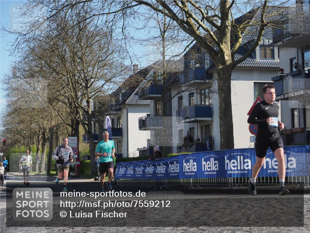 06.04.2025 - 44. Internationalen Wilhelmsburger Insellauf Luisa Fischer http://msf.ph/oto/7559212 06.04.2025 10:26:36 Ziel 3099, 5516, 076 meine-sportfotos.de