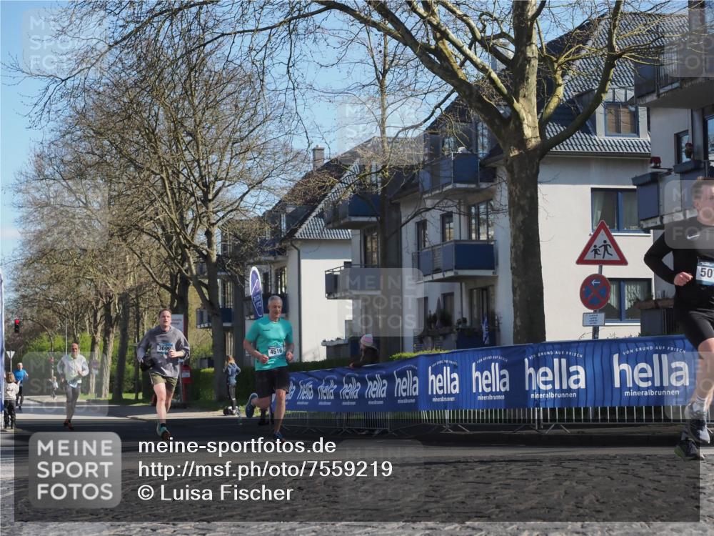 06.04.2025 - 44. Internationalen Wilhelmsburger Insellauf Luisa Fischer http://msf.ph/oto/7559219 06.04.2025 10:26:36 Ziel 3099, 4516, 50 meine-sportfotos.de