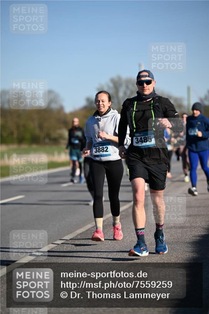 06.04.2025 - 44. Internationalen Wilhelmsburger Insellauf Dr. Thomas Lammeyer http://msf.ph/oto/7559259 06.04.2025 09:35:13 Laufen 3882, 3485 meine-sportfotos.de