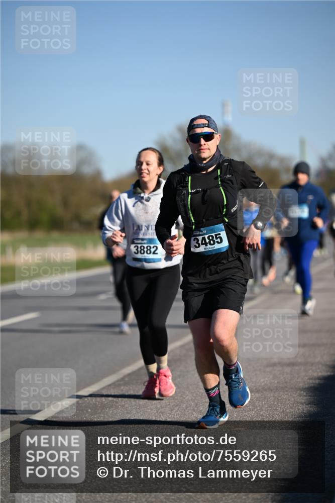06.04.2025 - 44. Internationalen Wilhelmsburger Insellauf Dr. Thomas Lammeyer http://msf.ph/oto/7559265 06.04.2025 09:35:13 Laufen 1, 3882, 3485 meine-sportfotos.de