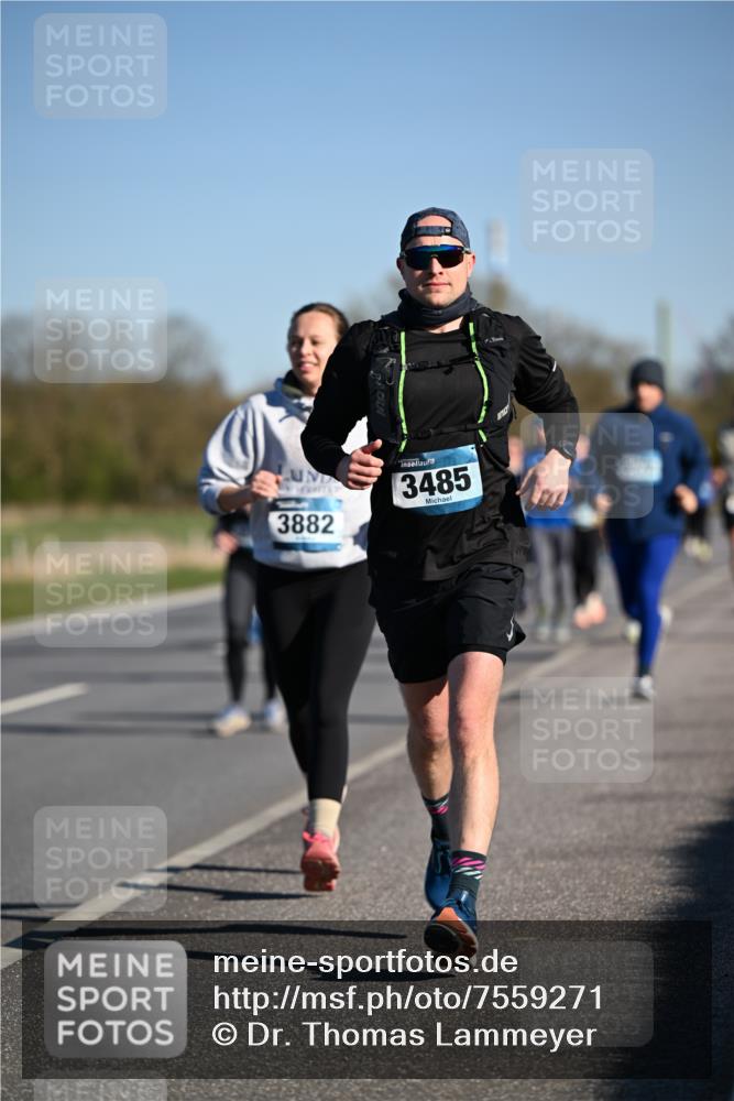 06.04.2025 - 44. Internationalen Wilhelmsburger Insellauf Dr. Thomas Lammeyer http://msf.ph/oto/7559271 06.04.2025 09:35:13 Laufen 3485, 3882 meine-sportfotos.de