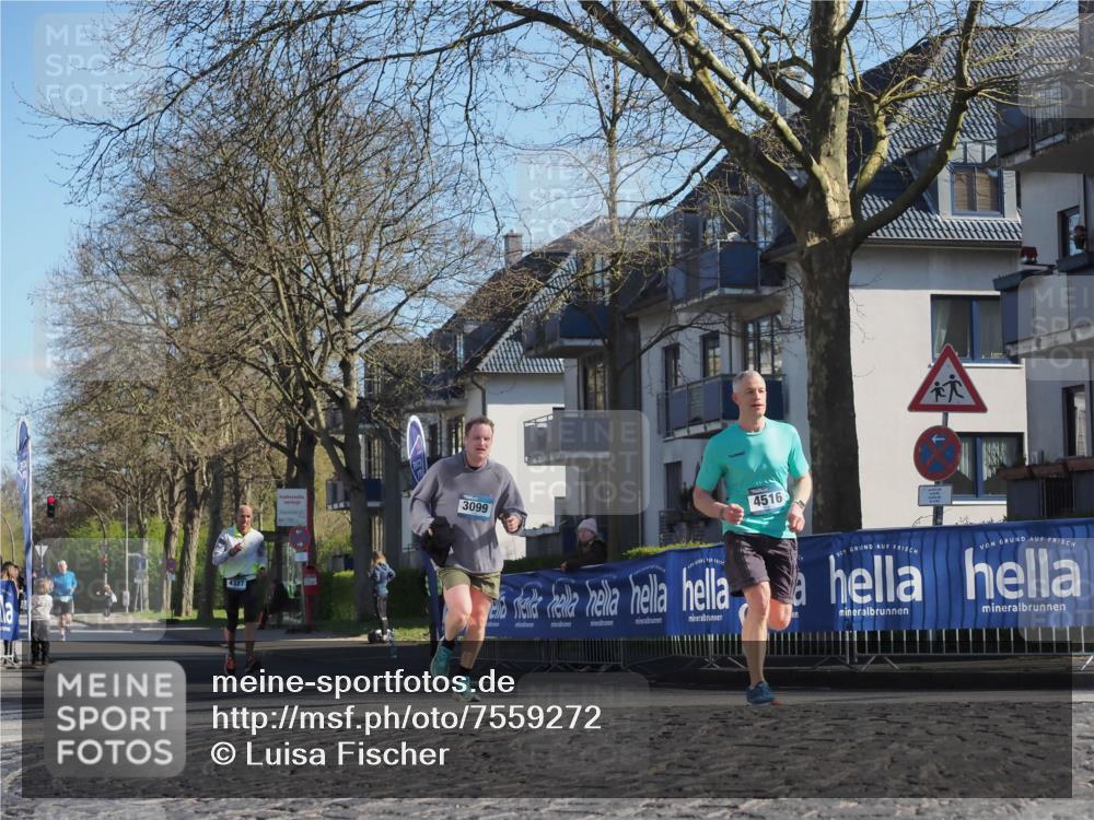 06.04.2025 - 44. Internationalen Wilhelmsburger Insellauf Luisa Fischer http://msf.ph/oto/7559272 06.04.2025 10:26:38 Ziel 4327, 3099, 4516 meine-sportfotos.de