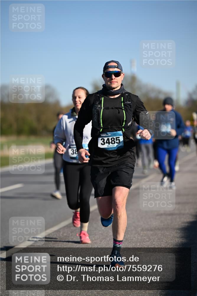06.04.2025 - 44. Internationalen Wilhelmsburger Insellauf Dr. Thomas Lammeyer http://msf.ph/oto/7559276 06.04.2025 09:35:13 Laufen 38, 3485 meine-sportfotos.de