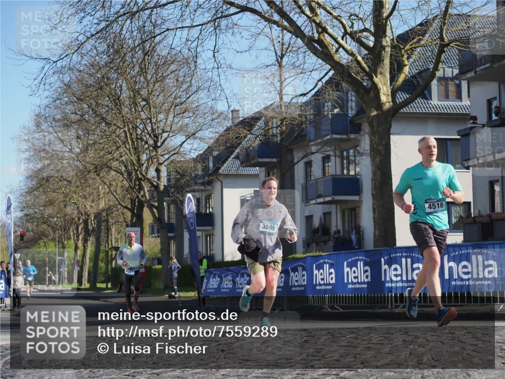 06.04.2025 - 44. Internationalen Wilhelmsburger Insellauf Luisa Fischer http://msf.ph/oto/7559289 06.04.2025 10:26:38 Ziel 4516, 3099, 4327 meine-sportfotos.de