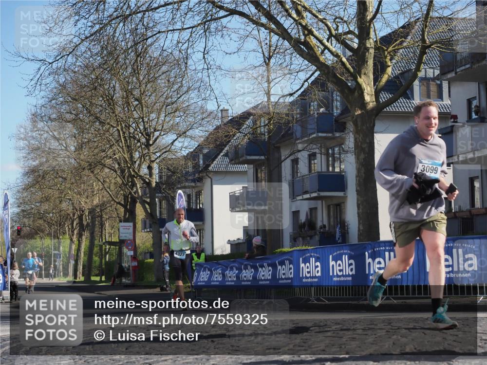 06.04.2025 - 44. Internationalen Wilhelmsburger Insellauf Luisa Fischer http://msf.ph/oto/7559325 06.04.2025 10:26:40 Ziel 3099, 4327 meine-sportfotos.de