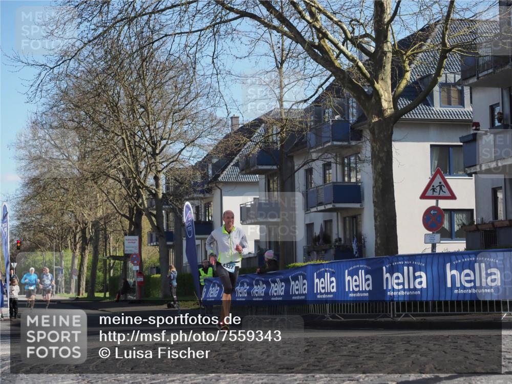 06.04.2025 - 44. Internationalen Wilhelmsburger Insellauf Luisa Fischer http://msf.ph/oto/7559343 06.04.2025 10:26:40 Ziel 4327 meine-sportfotos.de