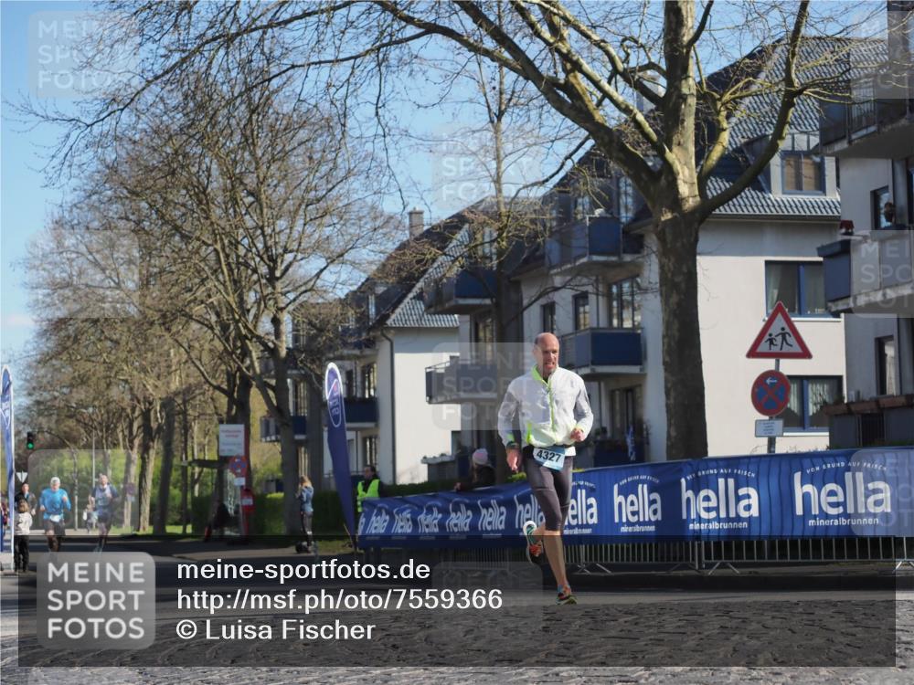 06.04.2025 - 44. Internationalen Wilhelmsburger Insellauf Luisa Fischer http://msf.ph/oto/7559366 06.04.2025 10:26:41 Ziel 4327 meine-sportfotos.de