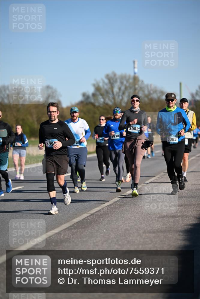 06.04.2025 - 44. Internationalen Wilhelmsburger Insellauf Dr. Thomas Lammeyer http://msf.ph/oto/7559371 06.04.2025 09:35:17 Laufen 399, 3930, 3082, 3083 meine-sportfotos.de