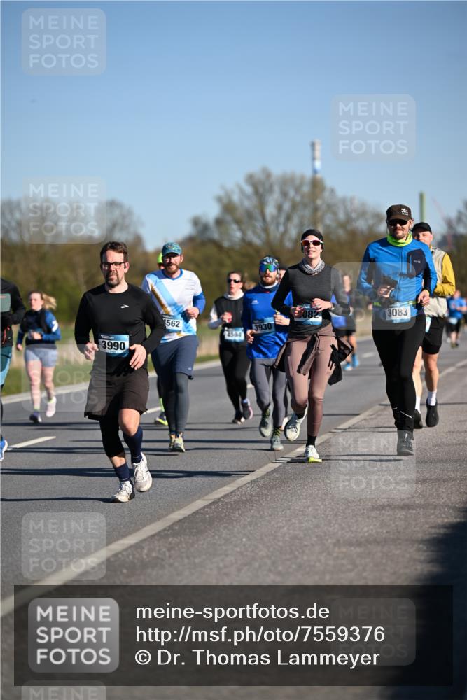 06.04.2025 - 44. Internationalen Wilhelmsburger Insellauf Dr. Thomas Lammeyer http://msf.ph/oto/7559376 06.04.2025 09:35:17 Laufen 3083, 082, 562, 3930, 4594, 3990 meine-sportfotos.de