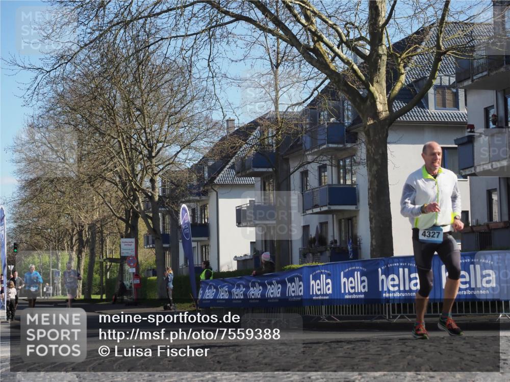 06.04.2025 - 44. Internationalen Wilhelmsburger Insellauf Luisa Fischer http://msf.ph/oto/7559388 06.04.2025 10:26:42 Ziel 4327 meine-sportfotos.de