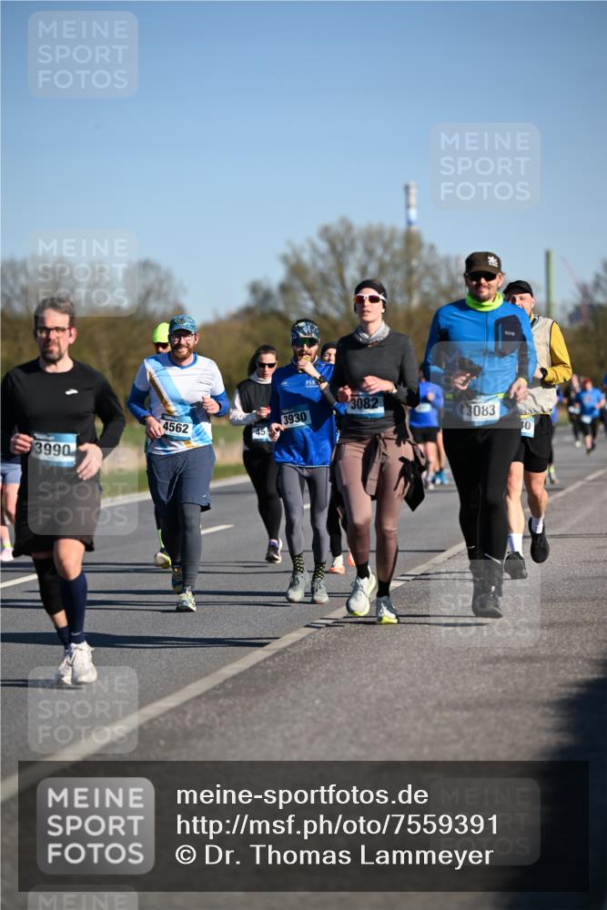 06.04.2025 - 44. Internationalen Wilhelmsburger Insellauf Dr. Thomas Lammeyer http://msf.ph/oto/7559391 06.04.2025 09:35:18 Laufen 3990, 3082, 4562, 3930, 3083, 45, 0 meine-sportfotos.de