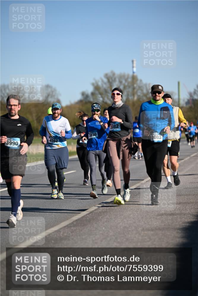 06.04.2025 - 44. Internationalen Wilhelmsburger Insellauf Dr. Thomas Lammeyer http://msf.ph/oto/7559399 06.04.2025 09:35:18 Laufen 4562, 3990, 3930, 3082, 3083, 0 meine-sportfotos.de