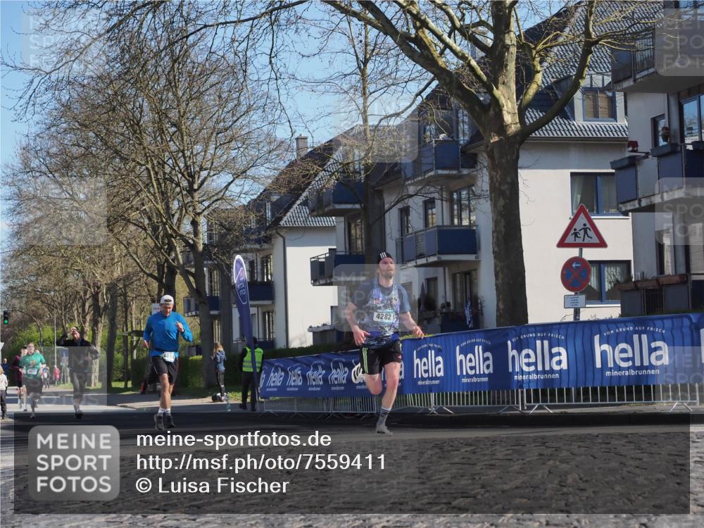 06.04.2025 - 44. Internationalen Wilhelmsburger Insellauf Luisa Fischer http://msf.ph/oto/7559411 06.04.2025 10:26:47 Ziel 4282 meine-sportfotos.de