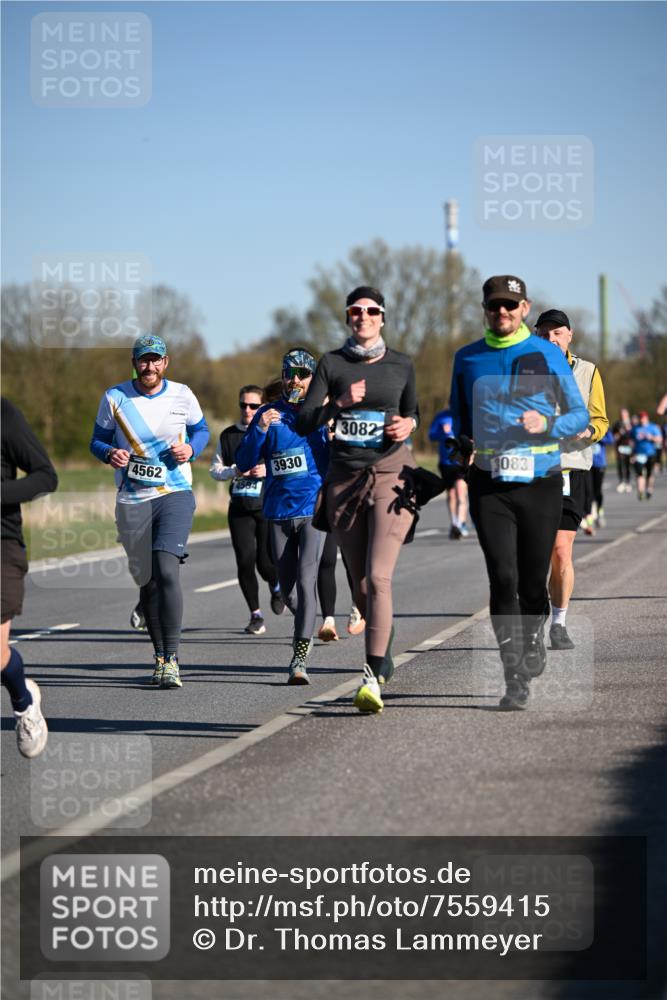 06.04.2025 - 44. Internationalen Wilhelmsburger Insellauf Dr. Thomas Lammeyer http://msf.ph/oto/7559415 06.04.2025 09:35:18 Laufen 4562, 3930, 3082, 3083 meine-sportfotos.de