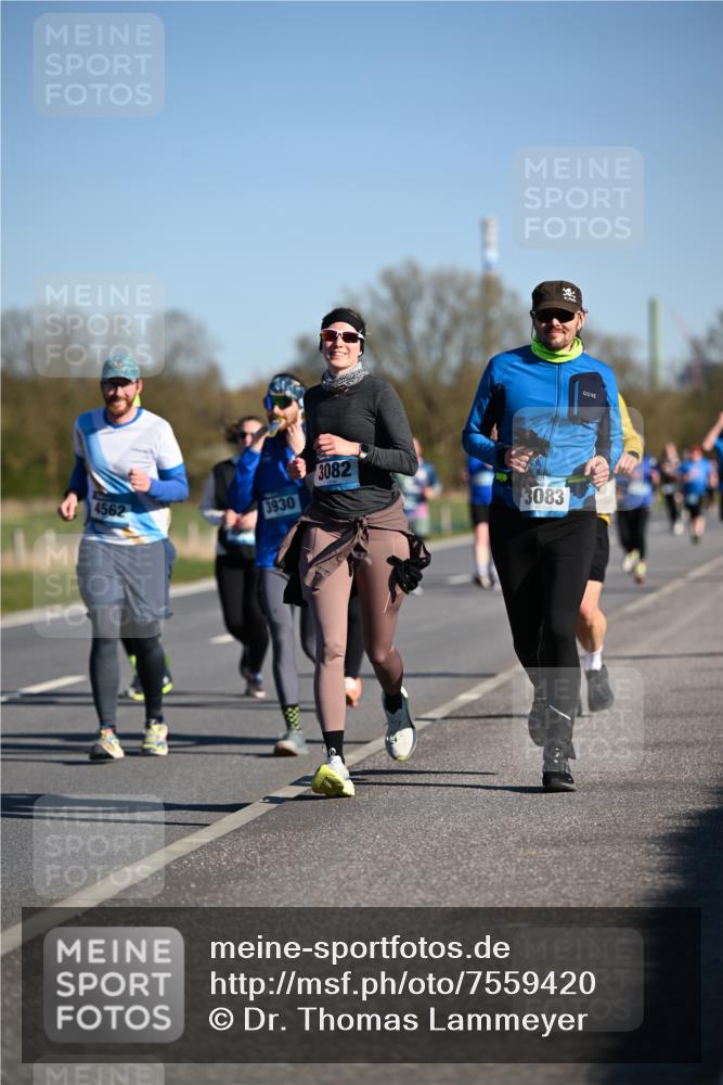 06.04.2025 - 44. Internationalen Wilhelmsburger Insellauf Dr. Thomas Lammeyer http://msf.ph/oto/7559420 06.04.2025 09:35:19 Laufen 4562, 3930, 3082, 3083 meine-sportfotos.de