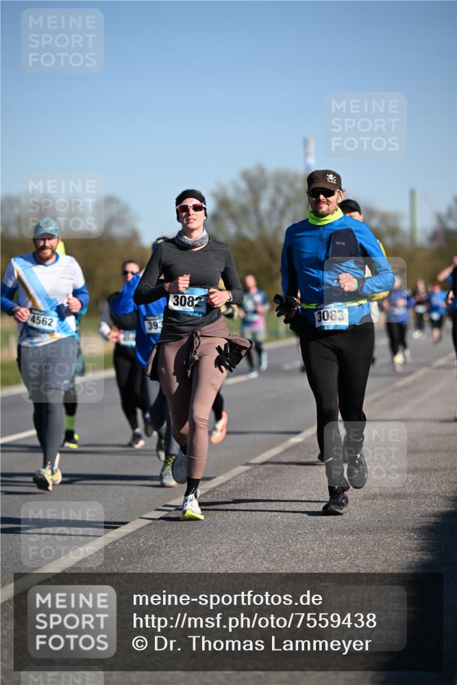 06.04.2025 - 44. Internationalen Wilhelmsburger Insellauf Dr. Thomas Lammeyer http://msf.ph/oto/7559438 06.04.2025 09:35:19 Laufen 4562, 393, 3082, 3083 meine-sportfotos.de