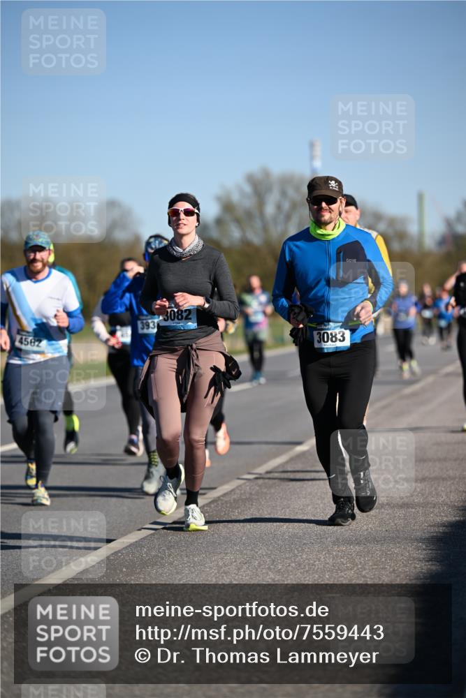 06.04.2025 - 44. Internationalen Wilhelmsburger Insellauf Dr. Thomas Lammeyer http://msf.ph/oto/7559443 06.04.2025 09:35:19 Laufen 4562, 393, 3082, 3083 meine-sportfotos.de