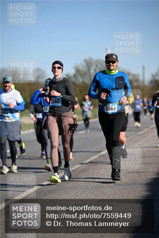06.04.2025 - 44. Internationalen Wilhelmsburger Insellauf Dr. Thomas Lammeyer http://msf.ph/oto/7559449 06.04.2025 09:35:19 Laufen 4562, 393, 3082, 3083 meine-sportfotos.de