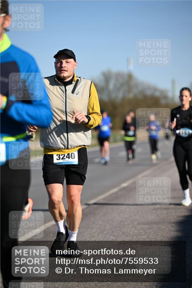 06.04.2025 - 44. Internationalen Wilhelmsburger Insellauf Dr. Thomas Lammeyer http://msf.ph/oto/7559533 06.04.2025 09:35:22 Laufen 3240 meine-sportfotos.de